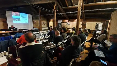 Pla general del 'Workshop d'arquitectura i patrimoni', celebrat a Esterri d'&Agrave;neu el 15 de novembre del 2019. (horitzontal)