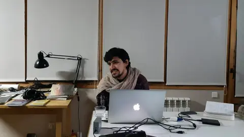 El creador Francisco Navarrete treballant al CAN de Farrera. (horitzontal)