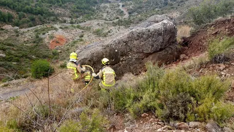 Imatge de la pedra que perilla de caure a la carretera d'Hortoneda el 27 de gener del 2020. (horitzontal)