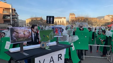 Una de les comparses del carnaval de Tremp (G.L.)