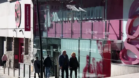 Pla general de l'exterior de les oficines de la companyia telef&radic;&le;nica Andorra Telecom, situades al centre d'Andorra la Vella. Imatge del 14 de febrer de 2020 (Horitzontal).