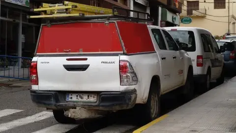 Pla mitj&agrave; on es pot veure el cotxe on un operari portava amagats a la seva dona i dos fills per saltar-se el confinament pel coronavirus, a Pont de Suert, el 9 d'abril de 2020. (Horitzontal)