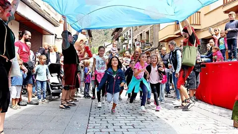 Passacarrers de diumenge a l'Esbaiola't. Imatge del 28 de juliol de 2019. (Horitzontal)
