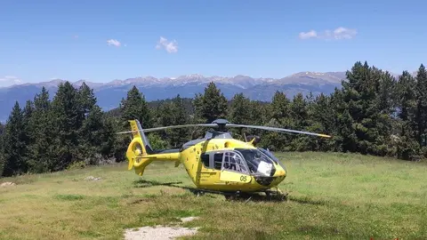 Helicopter bombers Riu de Cerdanya