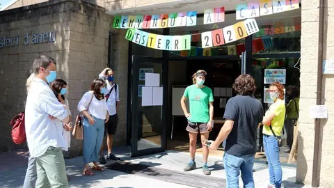 La directora general de Joventut, Laia Gir&oacute;s, ha visitat el casal d'estiu d'Esterri d'&Agrave;neu, al Pallars Sobir&agrave;, el 20 de juliol del 2020. (horitzontal)