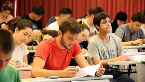 Estudiants universitaris ACN