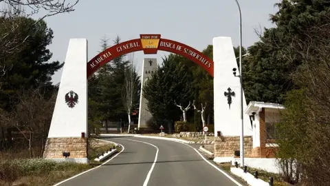 Imatge de l'entrada a l'Acad&egrave;mia General B&agrave;sica de Suboficials de Talarn, al Pallars Juss&agrave;. Imatge d'arxiu de l'any 2015. (horitzontal)