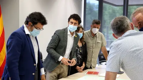 El conseller de Territori, Dami&agrave; Calvet, ha mostrat el projecte de millora de la carretera de Comiols, als alcaldes de Tremp i Sort i als presidents dels Consells del Juss&agrave; i Sobir&agrave;, el 5 d'agost del 2020. (horitzontal)