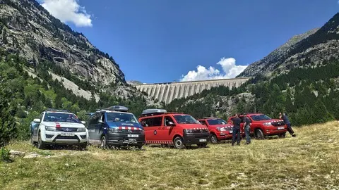 Cotxes de Bombers i Mossos en l'operatiu de recerca de l'excursionista a la Vall de Bo&iacute;, el 8 d'agost del 2020 (Horitzontal).