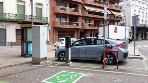  Pla general de l'estaci&oacute; de c&agrave;rrega el&egrave;ctrica de Tremp (Pallars Juss&agrave;) l'11 d'agost del 2020. (horitzontal)