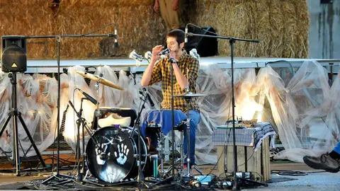 Arnau Obiols Dans&agrave;neu