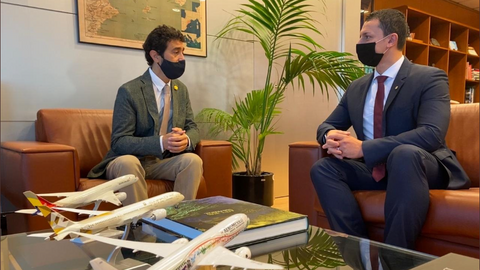 Reuni&oacute; Calvet Gallardo aeroport de la Seu