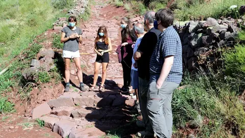 Presentaci&oacute; de la recuperaci&oacute; del cam&iacute; de la Davallada de Llagunes per part dels responsables del Museu de Camins. Imatge del 24 de juliol del 2020. (horitzontal)
