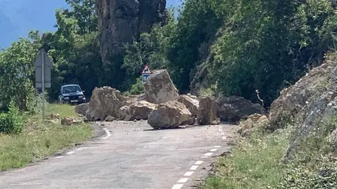Esllavissada carretera de Castell de Mur
