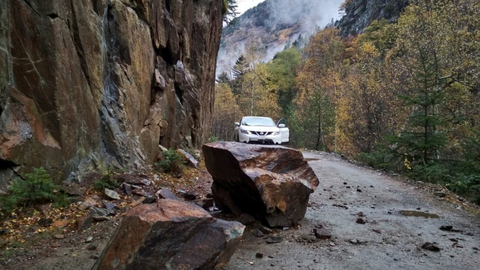 Esllavissada carretera d'&Agrave;reu