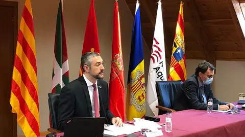 Pla mig del conseller d'Acci&oacute; Exterior, Bernat Sol&egrave; a la reuni&oacute; de la  Comunitat de Treball dels Pirineus el 28 d'octubre del 2020. (horitzontal)
