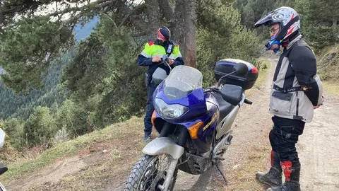Circulaci&oacute; motoritzada vall de santa Magdalena bis