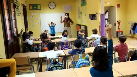 Pla general d'una aula de l'escola de Salard&uacute; que ha sumat aquest curs 4 nens nous. Imatge del 14 de setembre del 2020. (horitzontal)