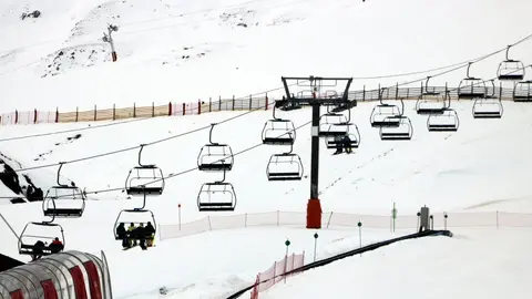 Pla obert on es pot veure un dels telecadires de l'estaci&oacute; d'esqu&iacute; de Bo&iacute; Ta&uuml;ll, el 16 de desembre de 2019. (Horitzontal)