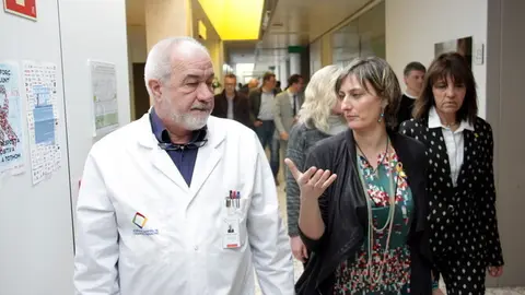Pla americ&agrave; de la consellera de Salut, Alba Verg&eacute;s, visitant les instal&middot;lacions de l'Hospital de Cerdanya amb el seu director, Francesc Bonet, i altres autoritats. Imatge del 22 de febrer de 2019 (Horitzontal). 