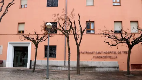 Pla mig de la fa&ccedil;ana de la resid&egrave;ncia Fiella de Tremp. Imatge del 15 de desembre del 2020. (horitzontal)