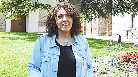 N&uacute;ria Tom&agrave;s