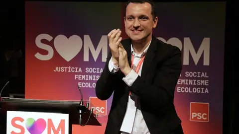 Pla mitj&agrave; del reelegit primer secretari del PSC a les comarques de Lleida, Pirineu i Aran, &Ograve;scar Ordeig, durant el Congr&eacute;s territorial del partit, el 7 de mar&ccedil; de 2020. (Horitzontal) 