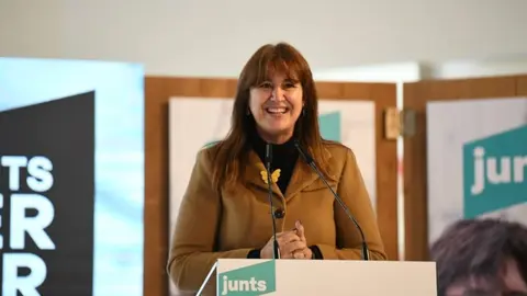 La candidata de JxCat, Laura Borr&agrave;s, al m&iacute;ting de La Seu d'Urgell el 31 de gener de 2021 (Horitzontal)