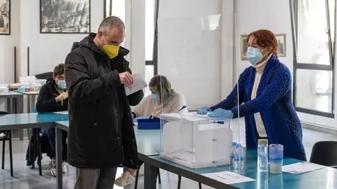 Jordi F&agrave;brega votant