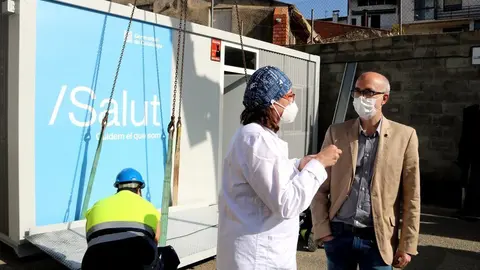 Pla mig de la directora de l'Equip d'Atenci&oacute; Prim&agrave;ria Alt Urgell Sud, Imma Vila i l'adjunt a la Ger&egrave;ncia de la Regi&oacute; Sanit&agrave;ria Alt Pirineu i Aran, Miquel Abrantes el 19 de febrer del 2021. (horitzontal)