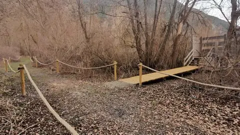 Pla de detall d'un dels accessos de la Mollera d'Escalarre que s'han reparat. Imatge del 24 de mar&ccedil; del 2021. (horitzontal)