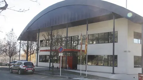 En la imatge un pla general de la comissaria de Mossos d'Esquadra de la Seu d'Urgell. Imatge del 8 de desembre de 2016. (horitzontal)