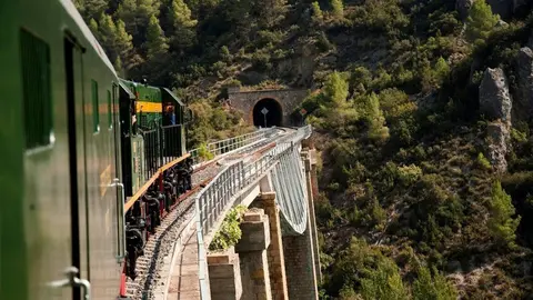 Tren dels Llacs
