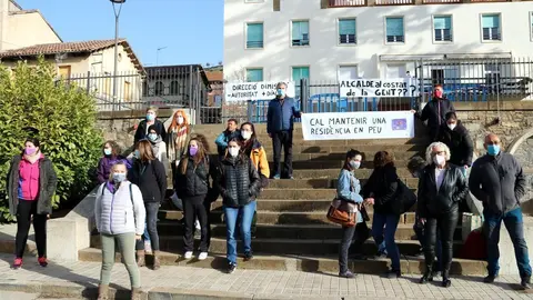 Pla general de la protesta de les treballadores de la Resid&egrave;ncia Verge de Ribera de la Pobla de Segur el 24 de febrer del 2021. (horitzontal)
