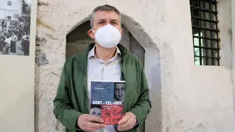 Pla mig de l'historiador i autor de Sort-Tel-Aviv, Josep Calvet el 13 d'abril del 2021. (horitzontal) 
