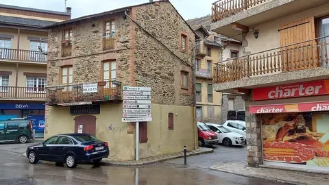 Ll&iacute;via 1