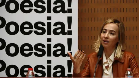 Teresa Colom, que enguany s'acomiada com a directora del Barcelona Poesia, en roda de premsa aquest dimarts 2 de maig (HORITZONTAL)
