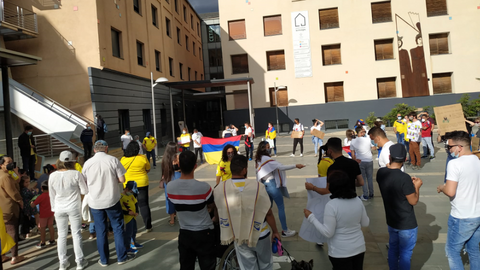 Concentraci&oacute; colombians la Seu 1