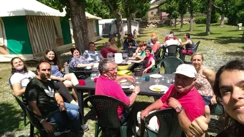Alba Juss&agrave; estiu acompanyament