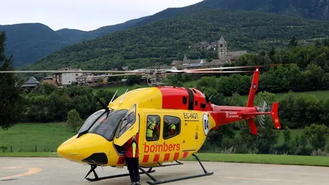 Pla general de l'helic&ograve;pter amb base a T&iacute;rvia, al Pallars Sobir&agrave;, el 23 de setembre del 2021. (Horitzontal)