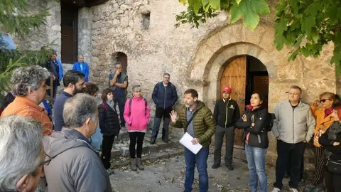 Els histpriadors Carles Gasc&oacute;n i Carmen Xammar en una sortida del cicle / IECAU
