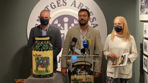 L'alcalde de la Seu d'Urgell, Francesc Viaplana, amb Mireia Font Jordi F&agrave;brega / Albert Lijarcio