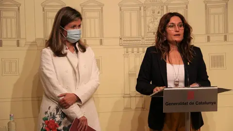 Pla obert de la s&radic;&ne;ndica d'Aran, Maria Verg&radic;&copy;s, i la consellera de Presid&radic;&reg;ncia, Laura Vilagr&radic;&dagger;. Imatge del 13 d'octubre del 2021 (Horitzontal)