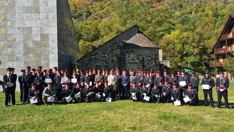 Mossos d'esquadra condecorats durant la celebraci&oacute; del Dia de les Esquadres a Vielha / Marta Lluvich
