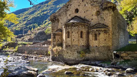 Pla general de l'esgl&radic;&copy;sia de Sant Joan d'Isil, al Pallars Sobir&radic;&dagger;, el 26 d'octubre del 2021. (Horitzontal)