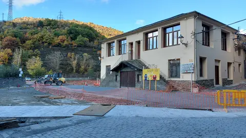Plaça de les Escoles de Rialp