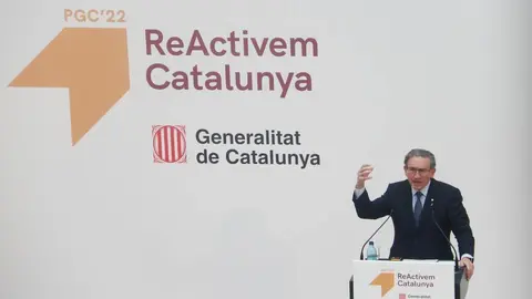 Pla mitj&agrave; del conseller d'Economia, Jaume Gir&oacute;, exposa els pressupostos del Govern pel 2022 a l'Auditori del Parlament, el 9 de novembre de 2021 (Horitzontal)