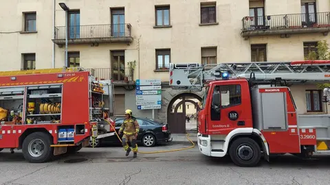 Incendi edifici pavellons militars 1