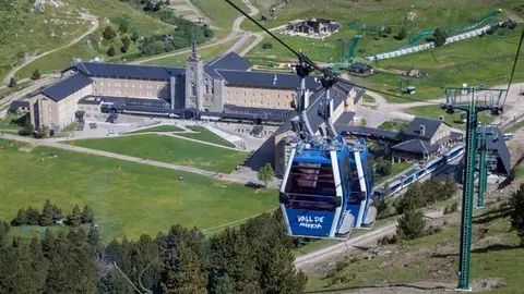 Vall de N&uacute;ria estiu santuari i telecadira