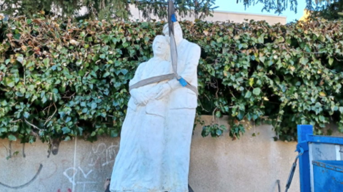 Monument als padrins la Pobla de Segur